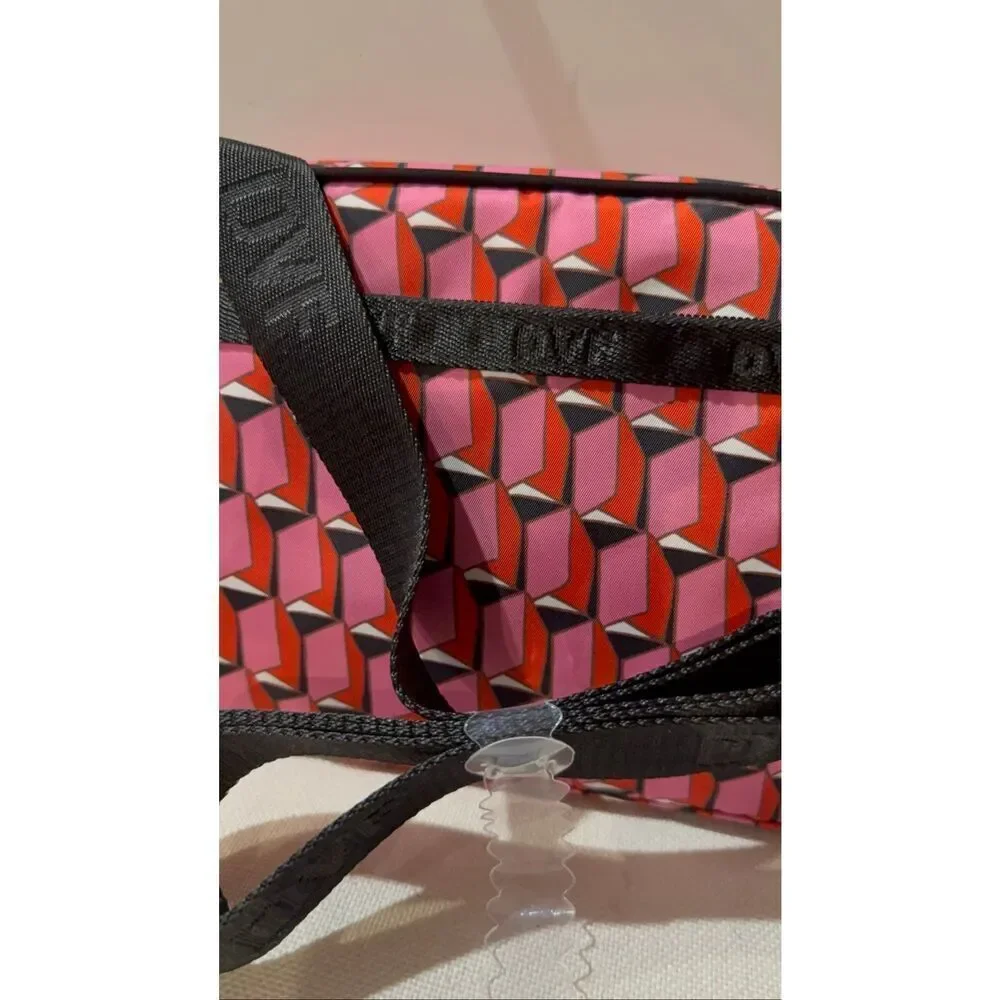 Diane Von Furstenberg DVF x Target Women's Geo Crossbody Camera Bag Pink M NWT